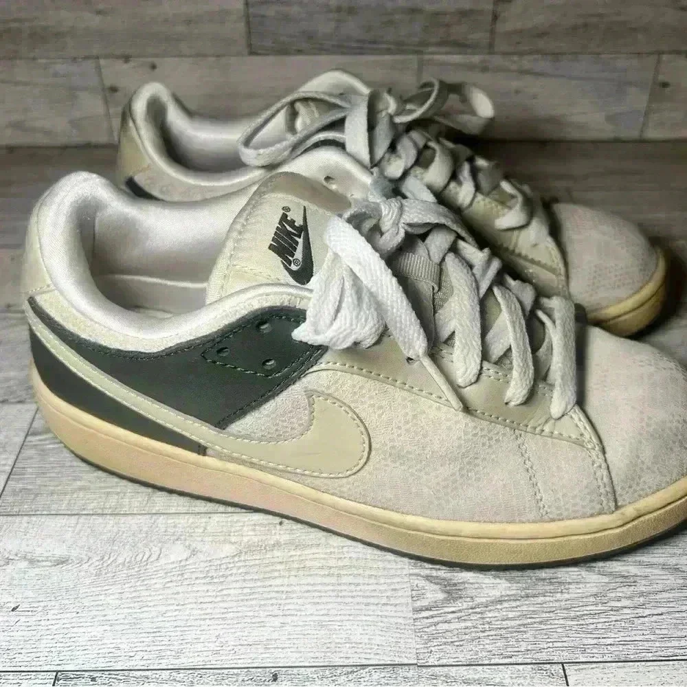 Nike Kobe Zoom Air Low Top Sneakers Youth Size 6.5Y (US) |